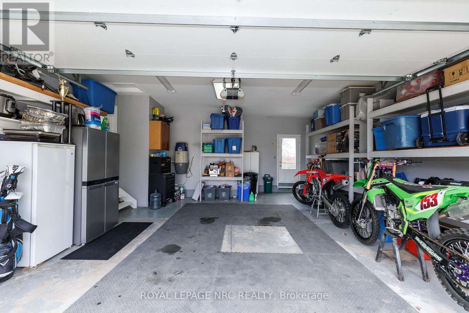 












16 LEONARD DRIVE

,
St. Catharines (Rykert/Vansickle),




Ontario
L2S3V2

