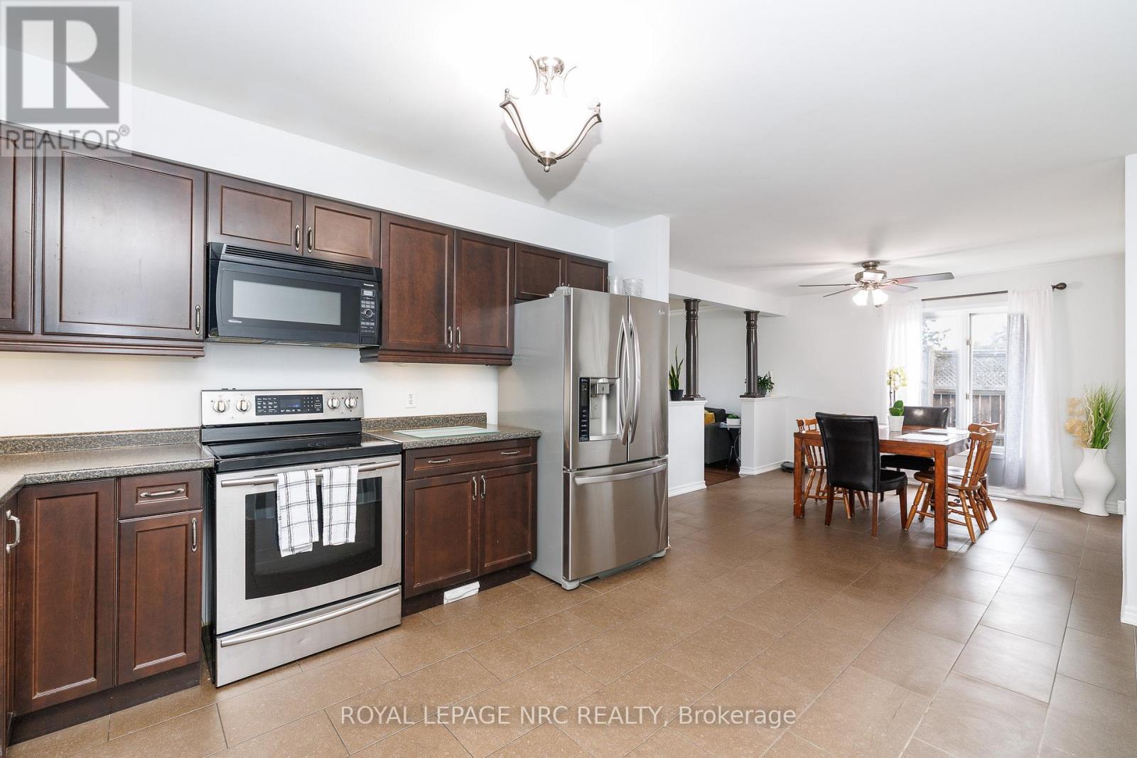 












16 LEONARD DRIVE

,
St. Catharines (Rykert/Vansickle),




Ontario
L2S3V2

