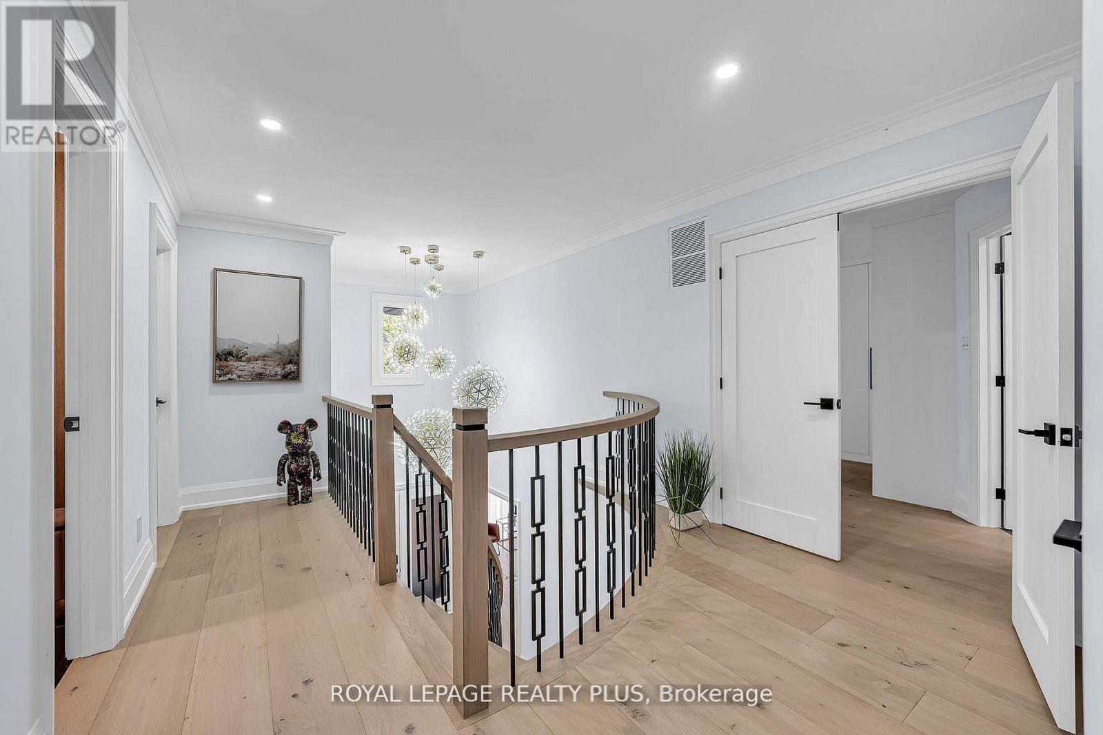 












4344 DALLAS COURT

,
Mississauga,




Ontario
L4W4G7

