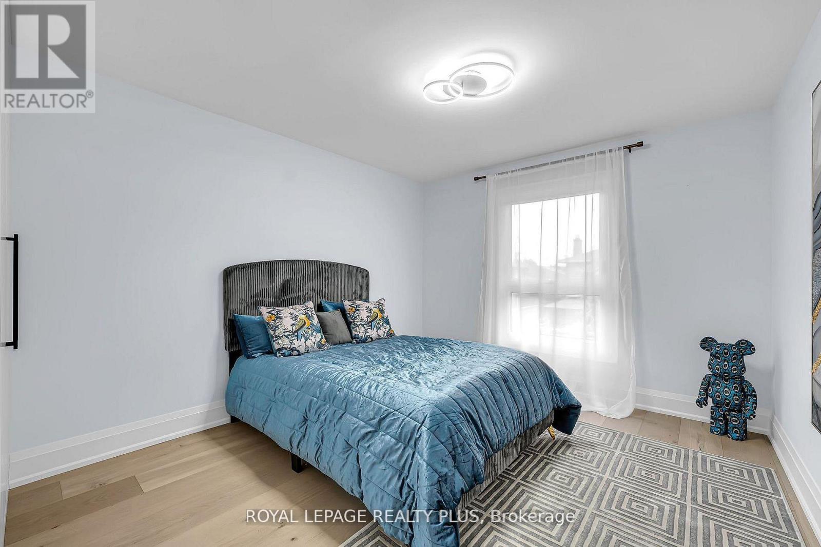 












4344 DALLAS COURT

,
Mississauga,




Ontario
L4W4G7

