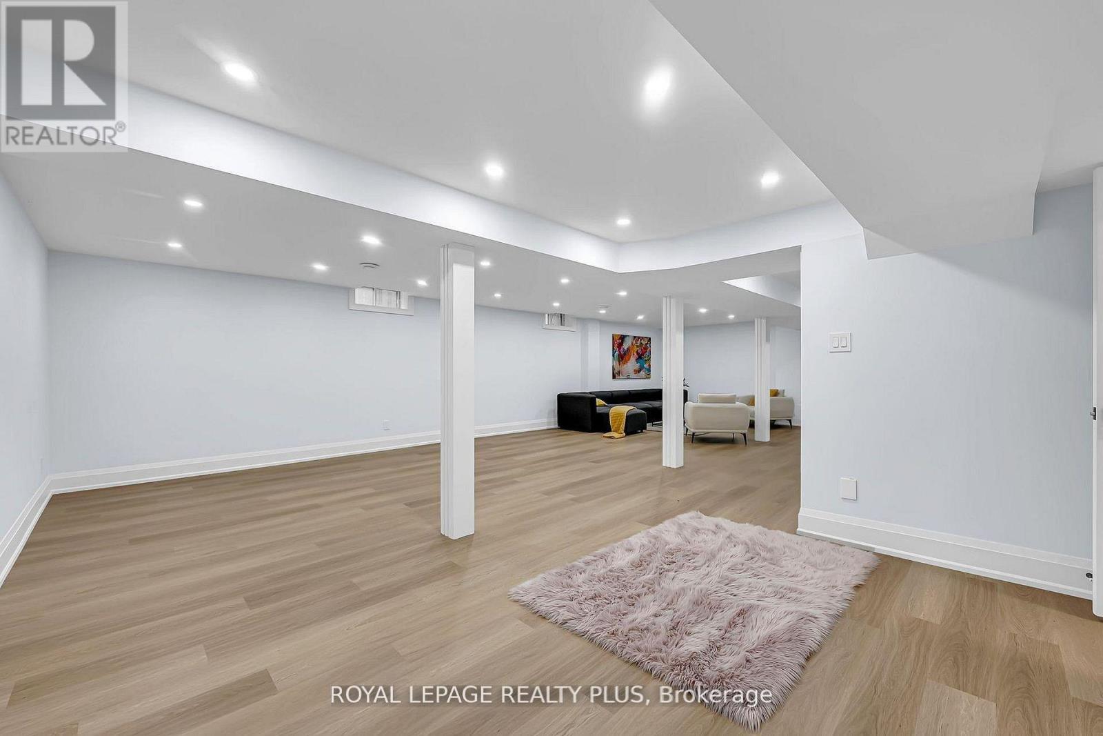 












4344 DALLAS COURT

,
Mississauga,




Ontario
L4W4G7

