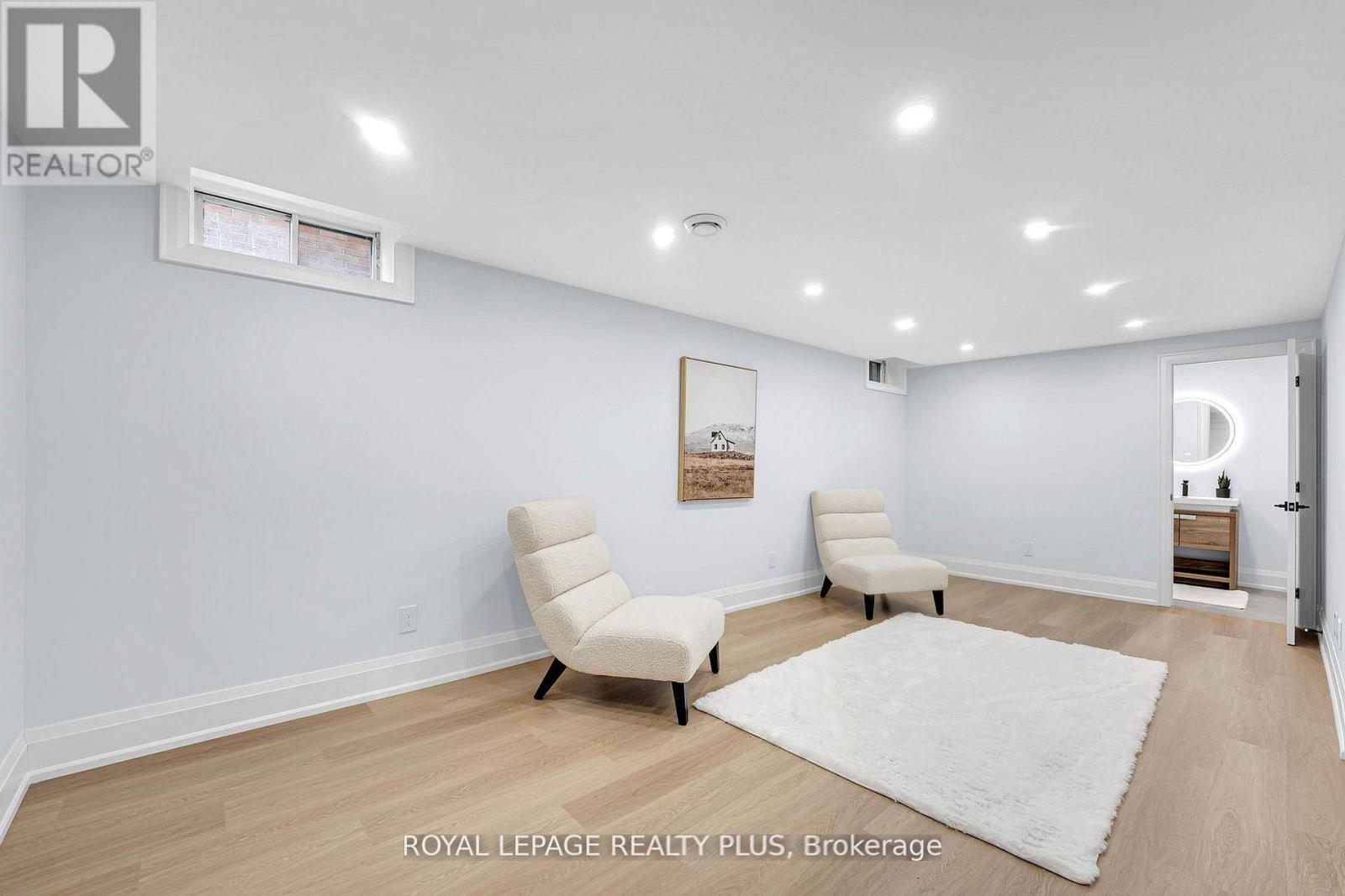 












4344 DALLAS COURT

,
Mississauga,




Ontario
L4W4G7

