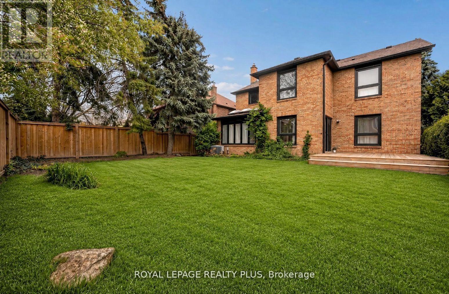 












4344 DALLAS COURT

,
Mississauga,




Ontario
L4W4G7

