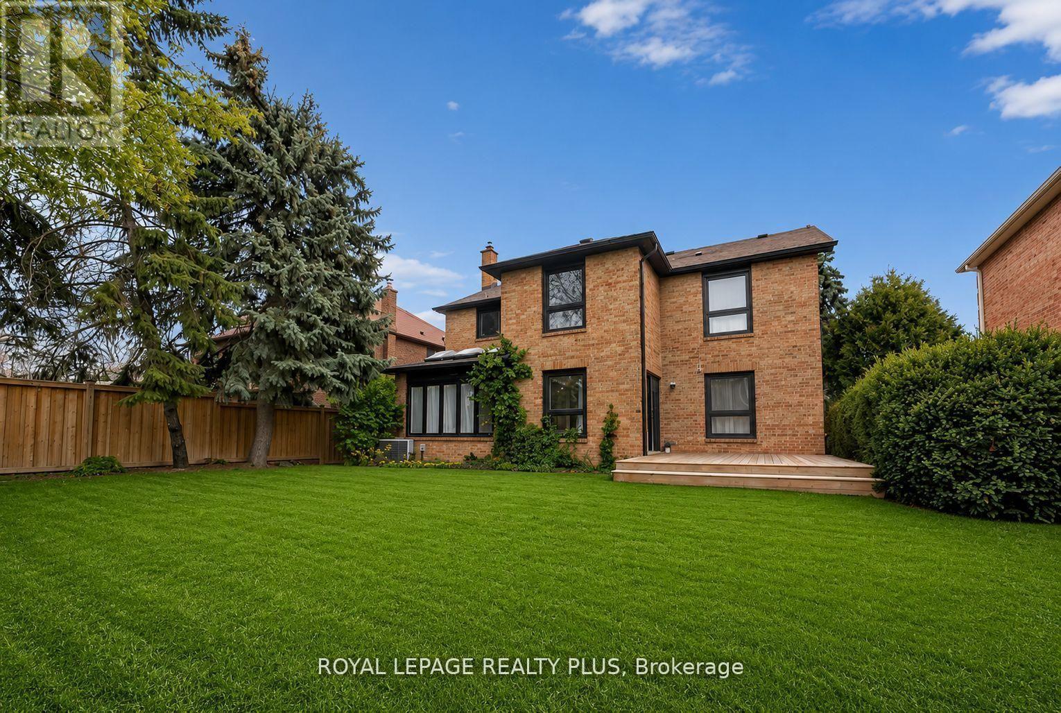 












4344 DALLAS COURT

,
Mississauga,




Ontario
L4W4G7


