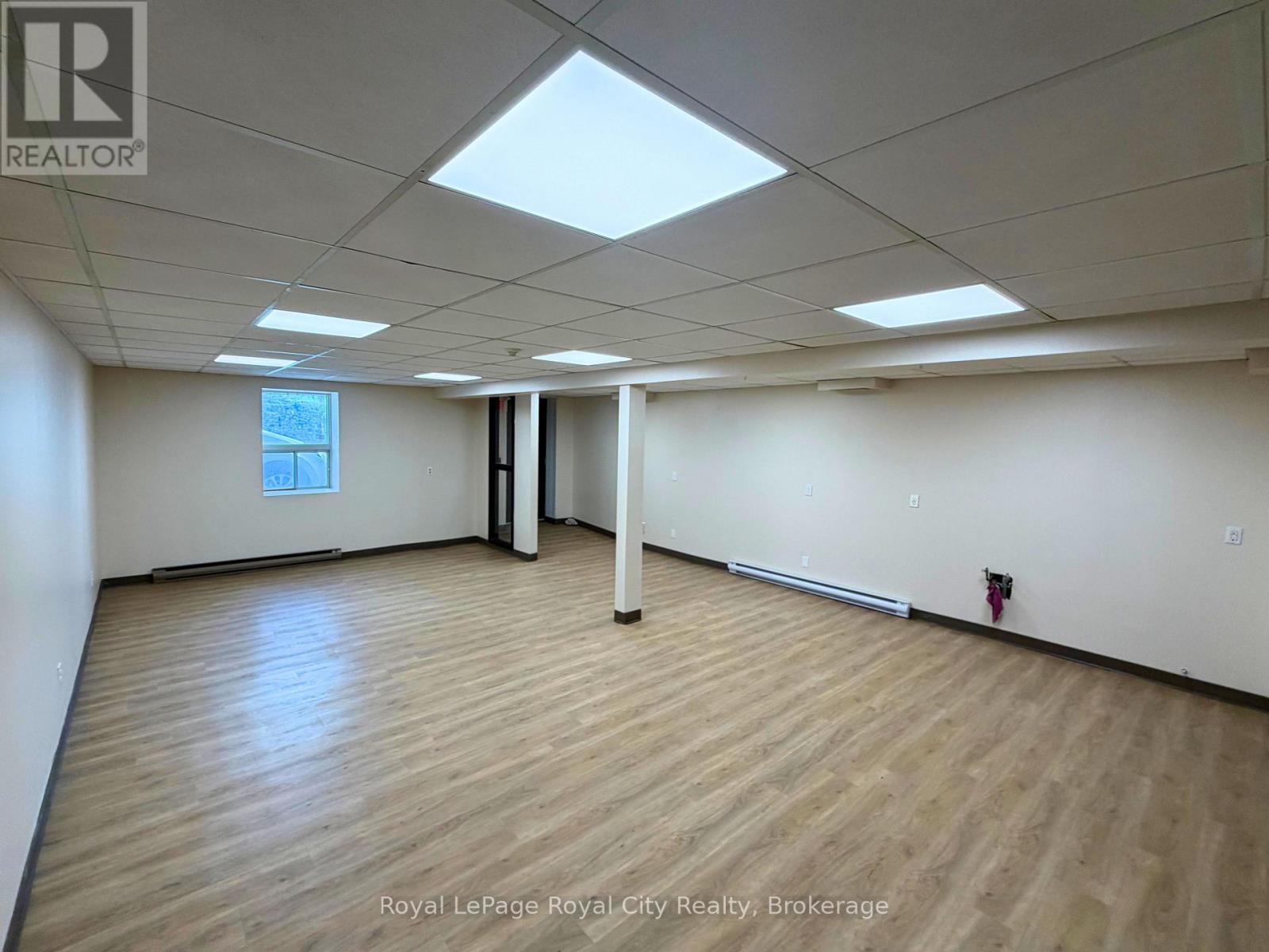 












108 (OFFICE 9) - 21 SURREY STREET W

,
Guelph (Downtown),




Ontario
N1H3R3

