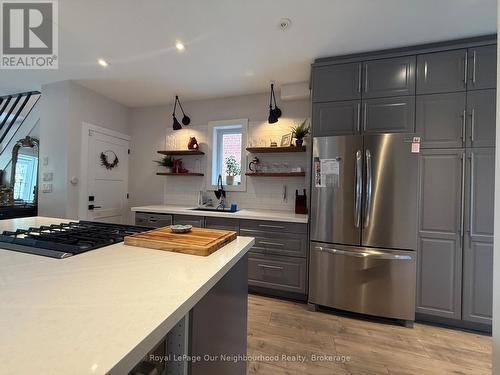 
															
													
													
													UPPER - 48 ALBANI STREET
													
												
												Toronto (Mimico),
												Ontario 