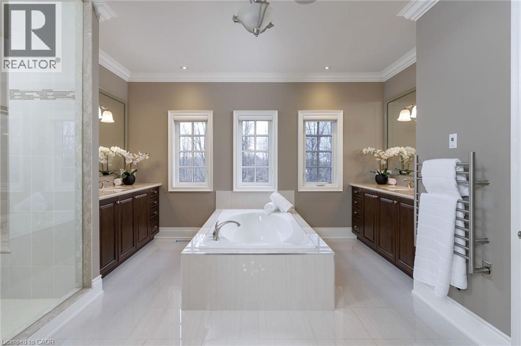 












68 ANNSLEYWOOD Court

,
Kleinburg,




Ontario
L4H4G6

