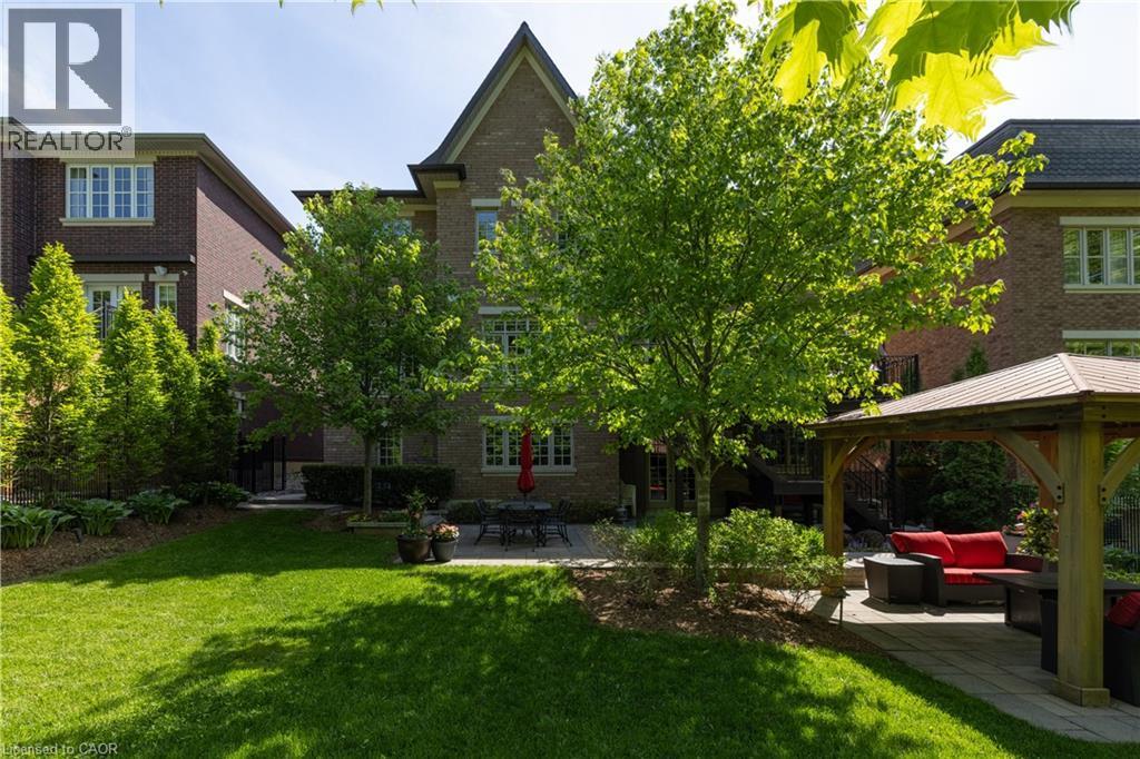












68 ANNSLEYWOOD Court

,
Kleinburg,




Ontario
L4H4G6

