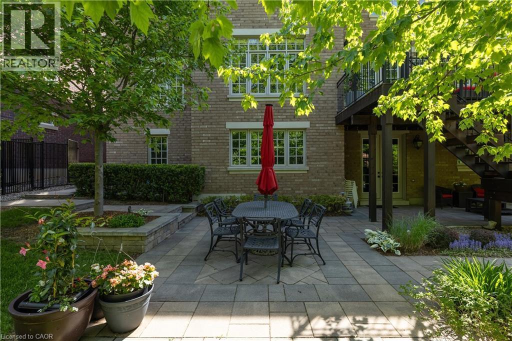 












68 ANNSLEYWOOD Court

,
Kleinburg,




Ontario
L4H4G6

