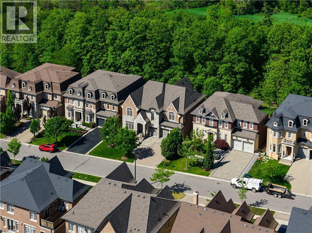 












68 ANNSLEYWOOD Court

,
Kleinburg,




Ontario
L4H4G6

