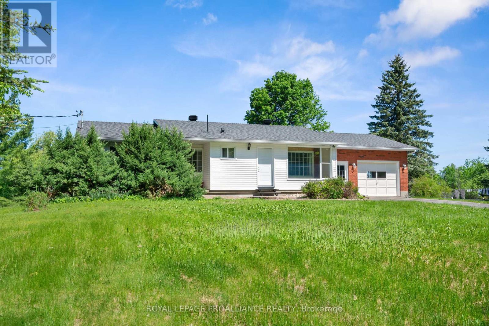 












706 KITLEY 3 LINE

,
Elizabethtown-Kitley,




Ontario
K0G1G0


