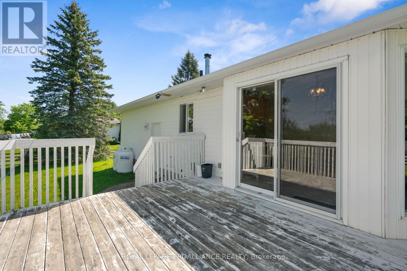 












706 KITLEY 3 LINE

,
Elizabethtown-Kitley,




Ontario
K0G1G0

