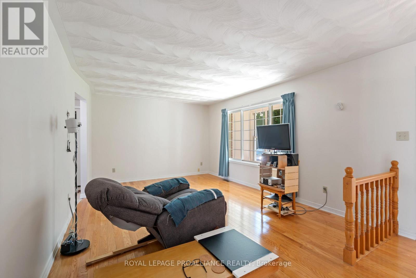 












706 KITLEY 3 LINE

,
Elizabethtown-Kitley,




Ontario
K0G1G0

