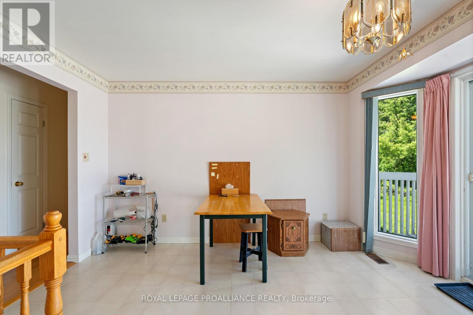 












706 KITLEY 3 LINE

,
Elizabethtown-Kitley,




Ontario
K0G1G0


