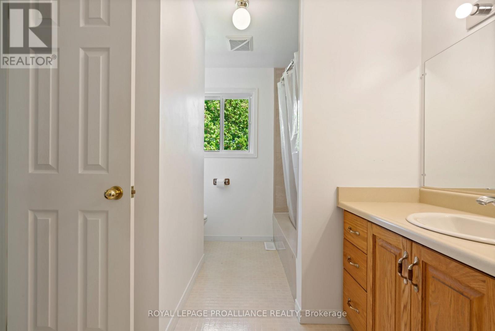 












706 KITLEY 3 LINE

,
Elizabethtown-Kitley,




Ontario
K0G1G0

