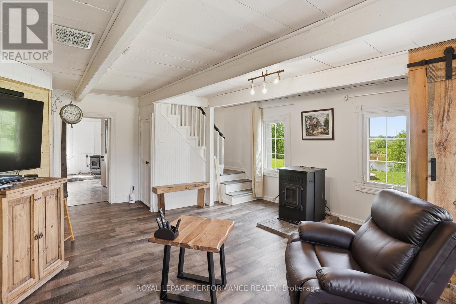 












961 BOUNDARY ROAD

,
Alfred and Plantagenet,




Ontario
K0B1C0


