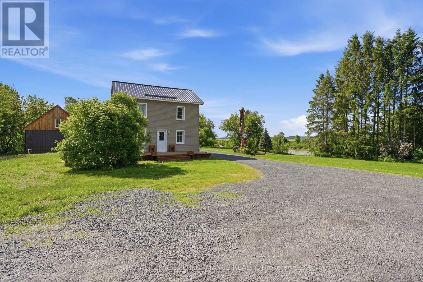 












961 BOUNDARY ROAD

,
Alfred and Plantagenet,




Ontario
K0B1C0

