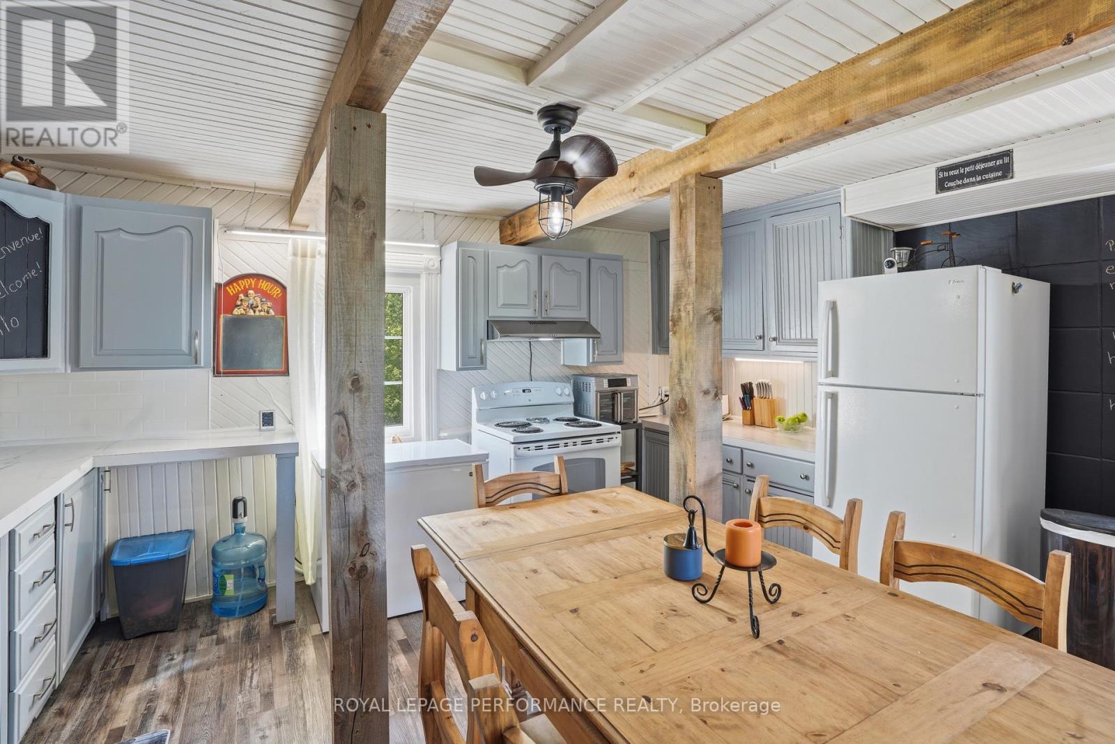 












961 BOUNDARY ROAD

,
Alfred and Plantagenet,




Ontario
K0B1C0

