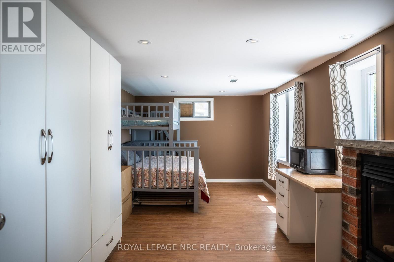 












10245 CAMELOT DRIVE

,
Wainfleet (Lakeshore),




Ontario
L3K5V4

