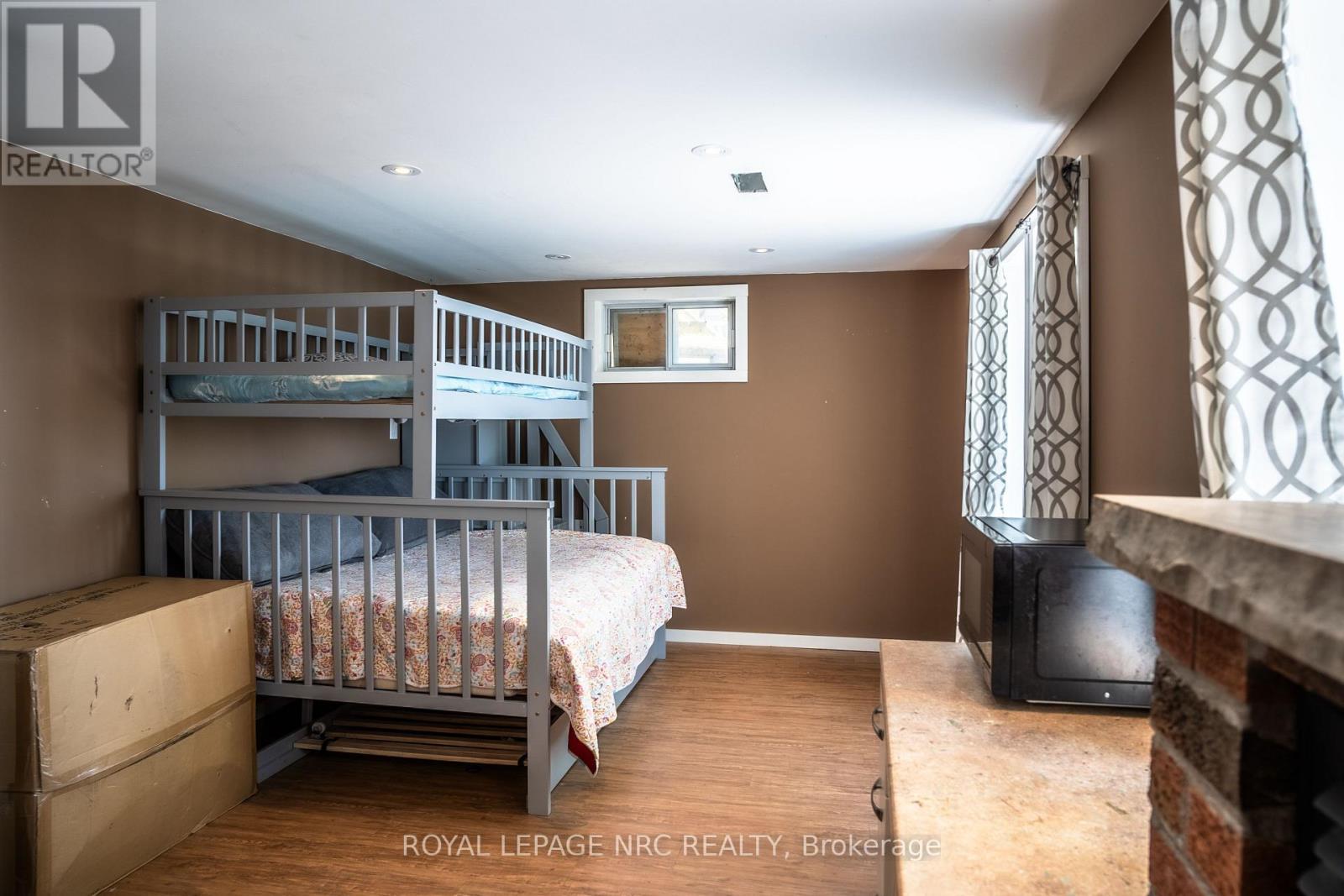












10245 CAMELOT DRIVE

,
Wainfleet (Lakeshore),




Ontario
L3K5V4


