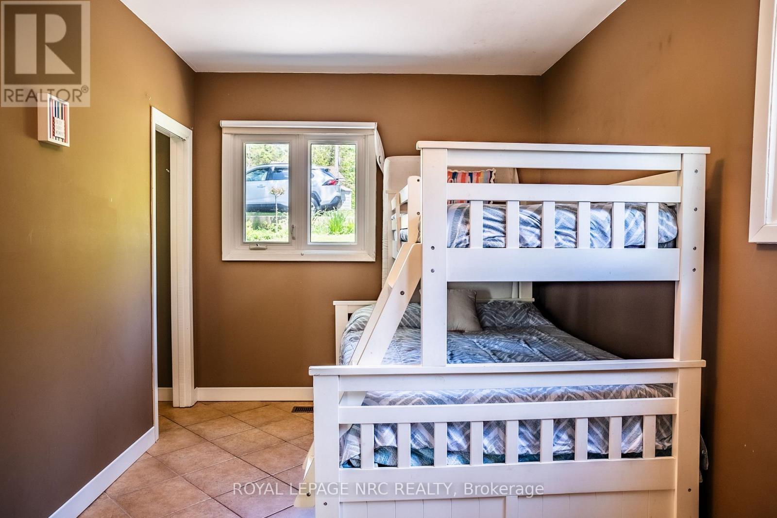 












10245 CAMELOT DRIVE

,
Wainfleet (Lakeshore),




Ontario
L3K5V4

