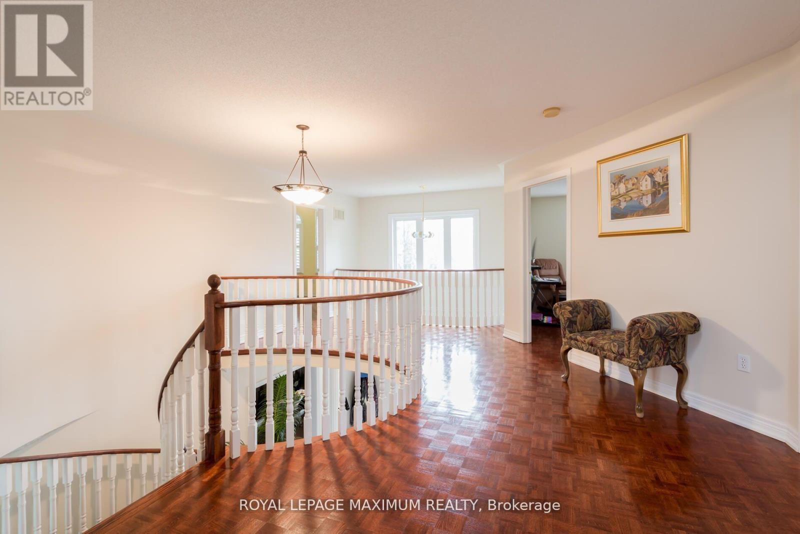 












195 GIDLEIGH PARK CRESCENT W

,
Vaughan,




Ontario
L4H1H9

