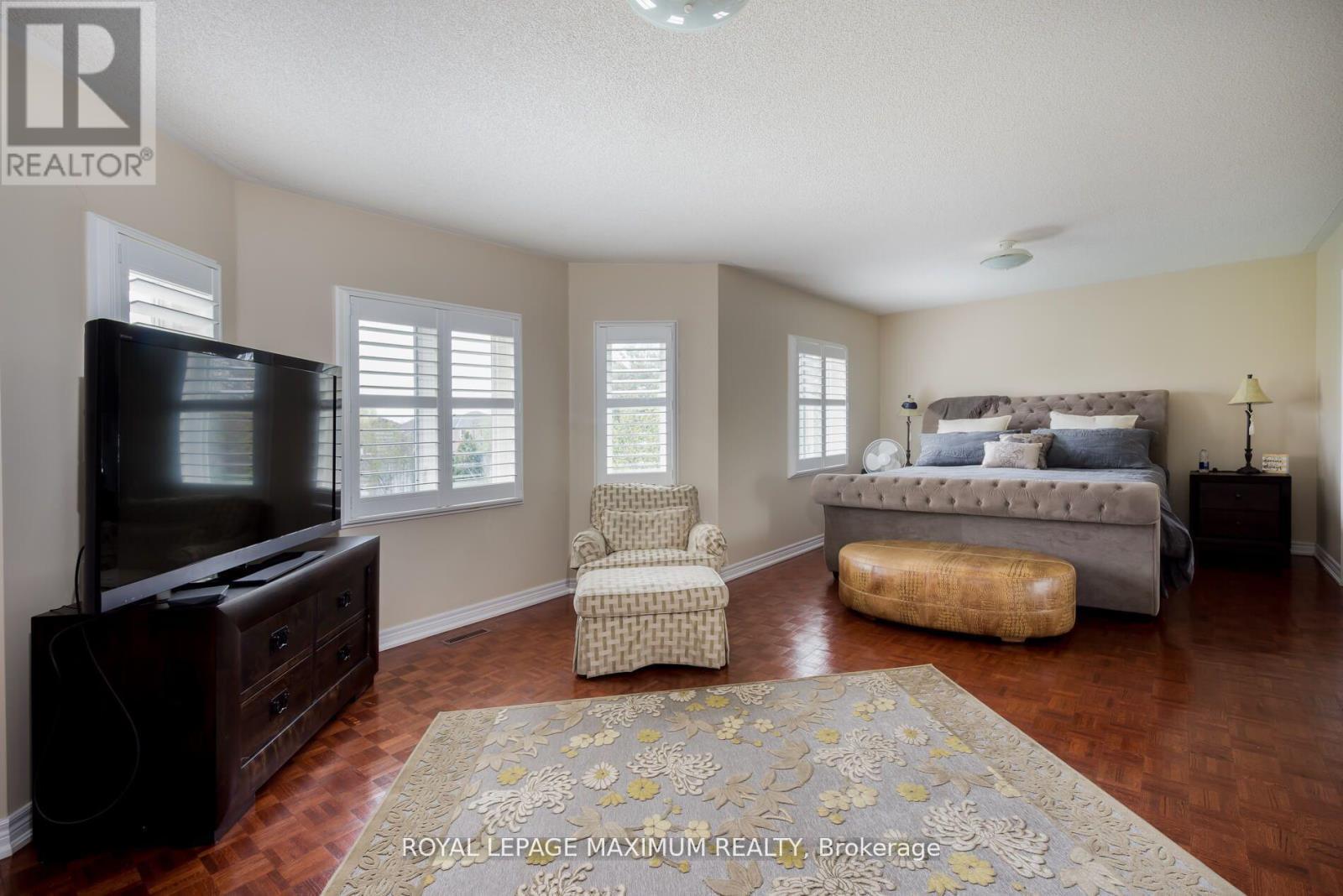 












195 GIDLEIGH PARK CRESCENT W

,
Vaughan,




Ontario
L4H1H9

