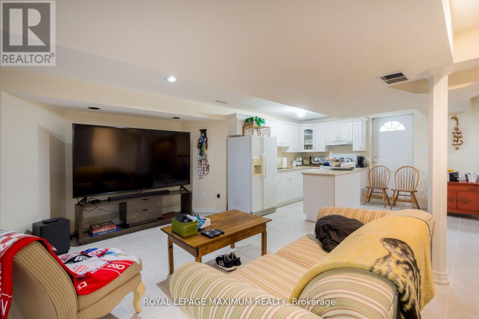 












195 GIDLEIGH PARK CRESCENT W

,
Vaughan,




Ontario
L4H1H9

