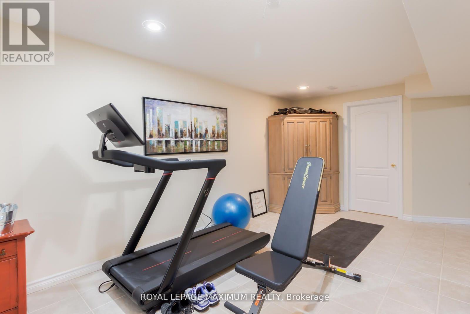 












195 GIDLEIGH PARK CRESCENT W

,
Vaughan,




Ontario
L4H1H9

