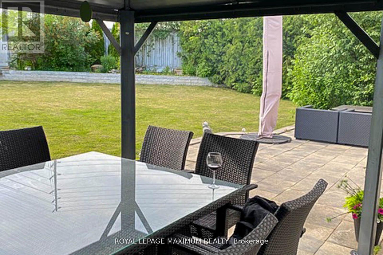 












195 GIDLEIGH PARK CRESCENT W

,
Vaughan,




Ontario
L4H1H9


