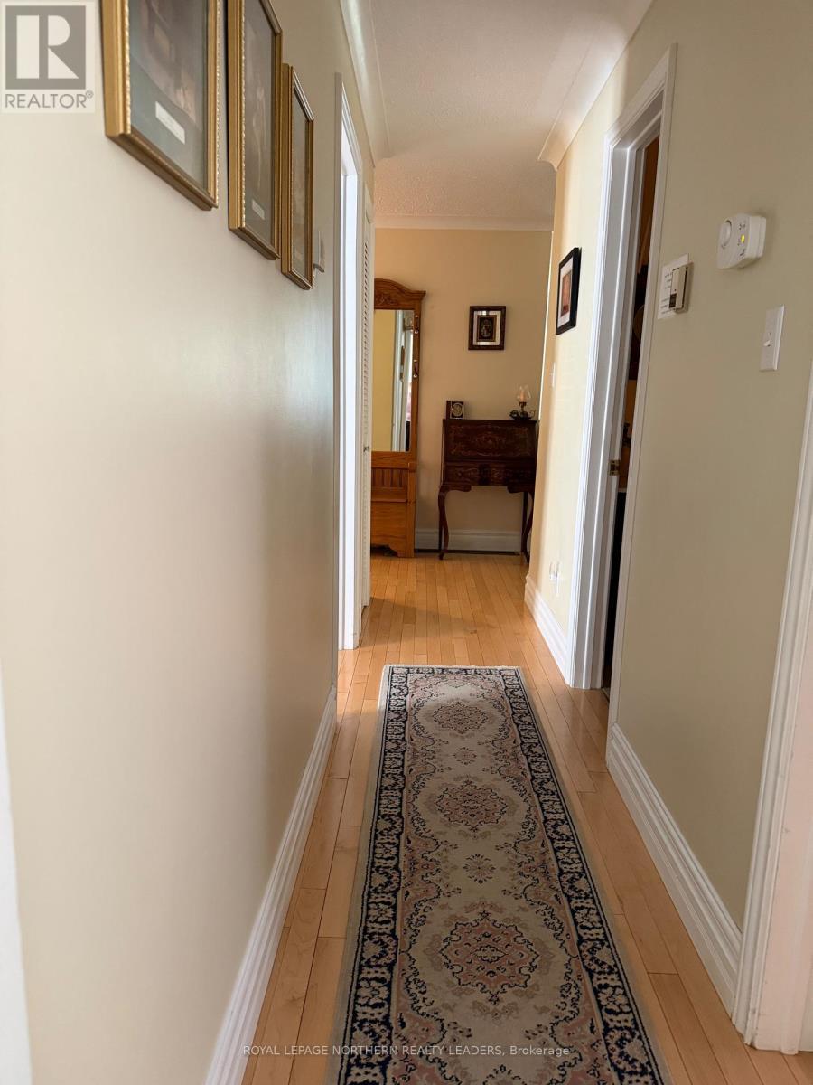 












1387 CHENIER AVENUE

,
Timmins (MTJ - Main Area),




Ontario
P4R1A8

