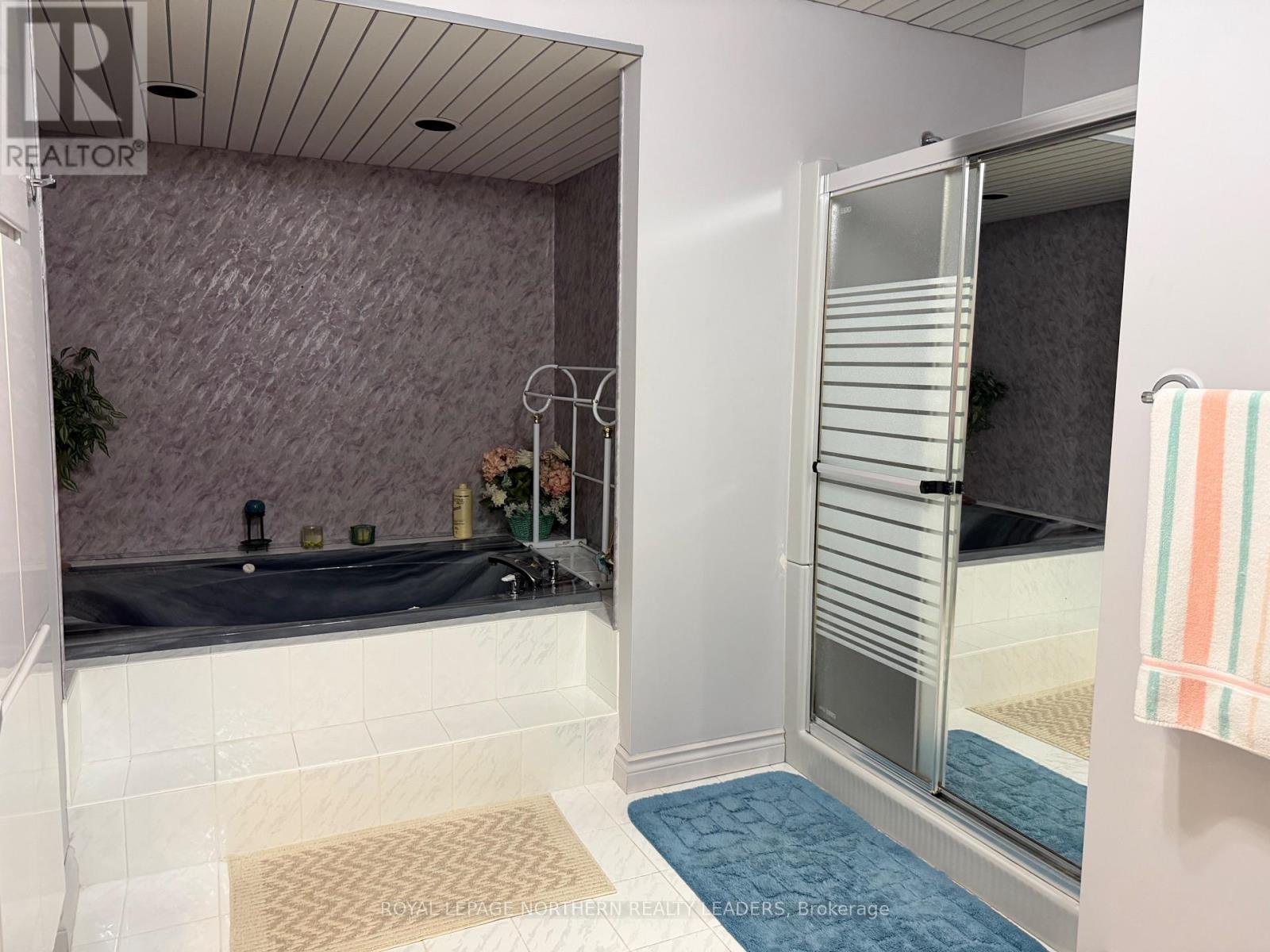 












1387 CHENIER AVENUE

,
Timmins (MTJ - Main Area),




Ontario
P4R1A8

