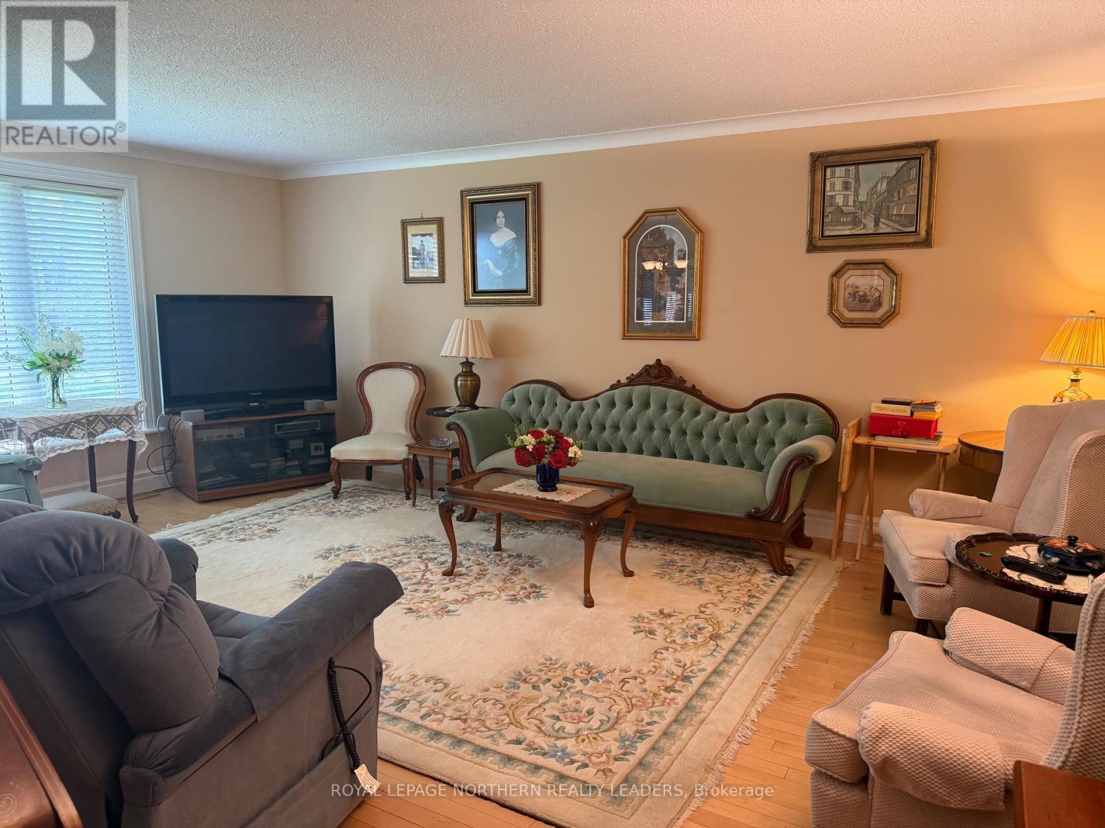 












1387 CHENIER AVENUE

,
Timmins (MTJ - Main Area),




Ontario
P4R1A8

