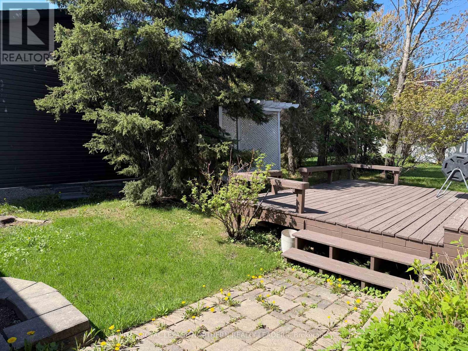 












1387 CHENIER AVENUE

,
Timmins (MTJ - Main Area),




Ontario
P4R1A8

