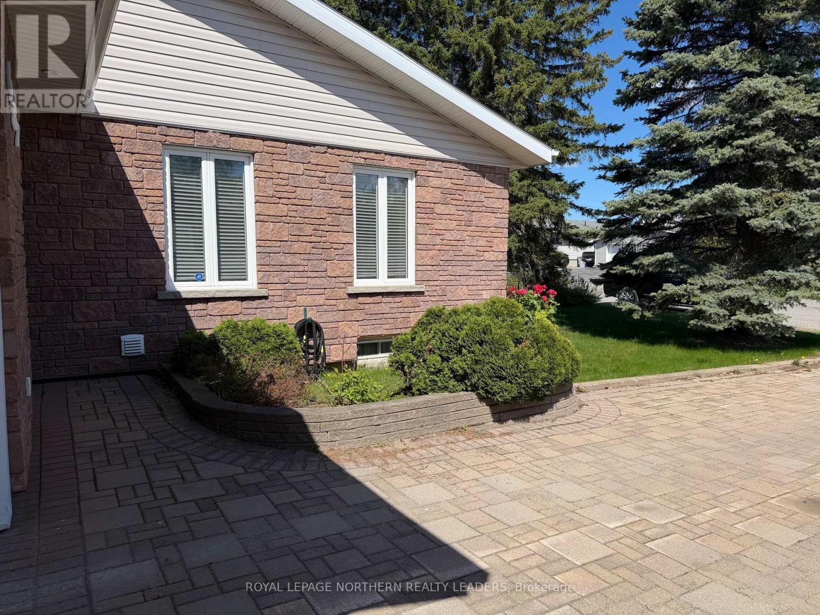 












1387 CHENIER AVENUE

,
Timmins (MTJ - Main Area),




Ontario
P4R1A8

