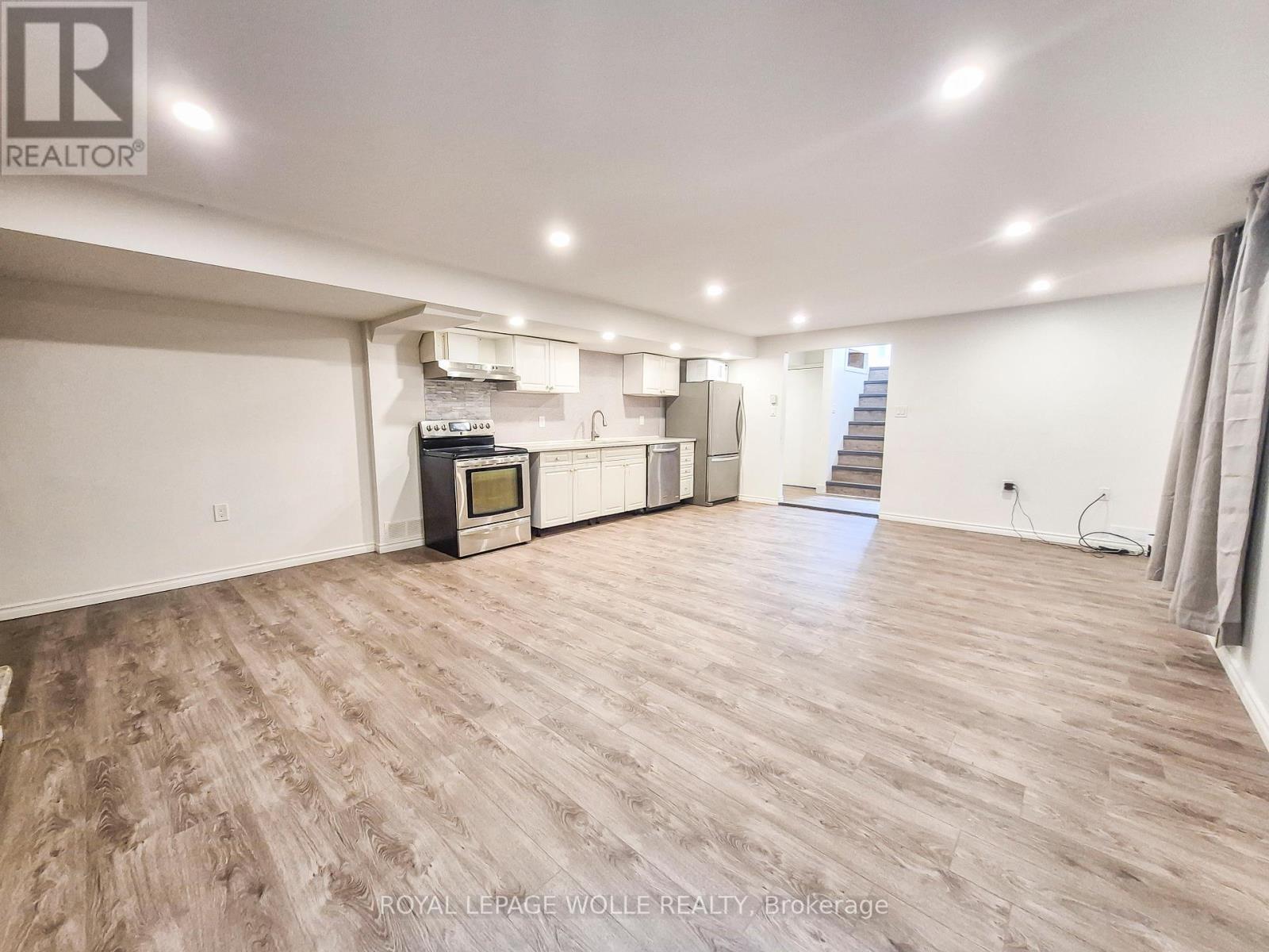 












11 DUNCAIRN AVENUE

,
Kitchener,




Ontario
N2M4S5

