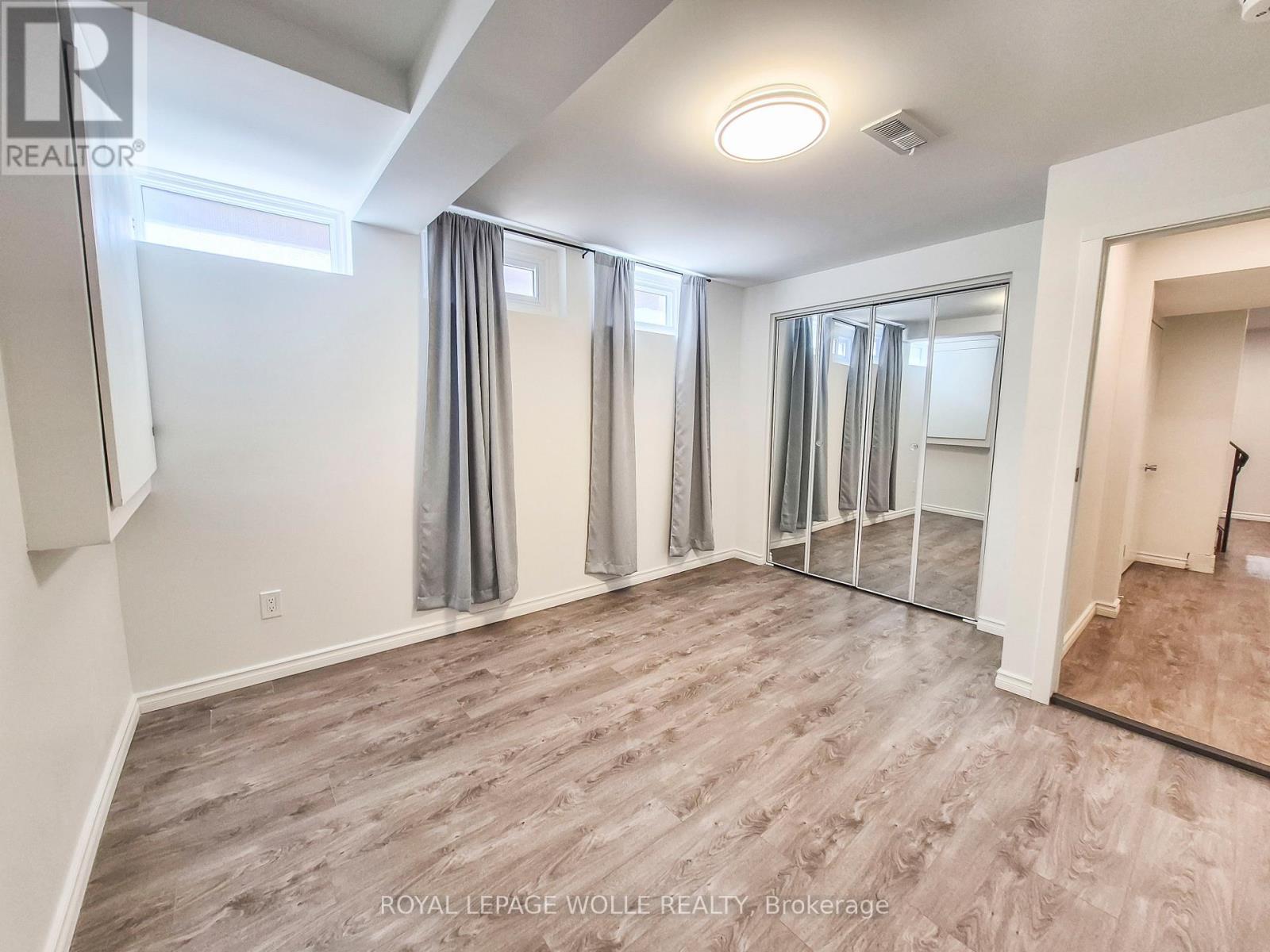 












11 DUNCAIRN AVENUE

,
Kitchener,




Ontario
N2M4S5

