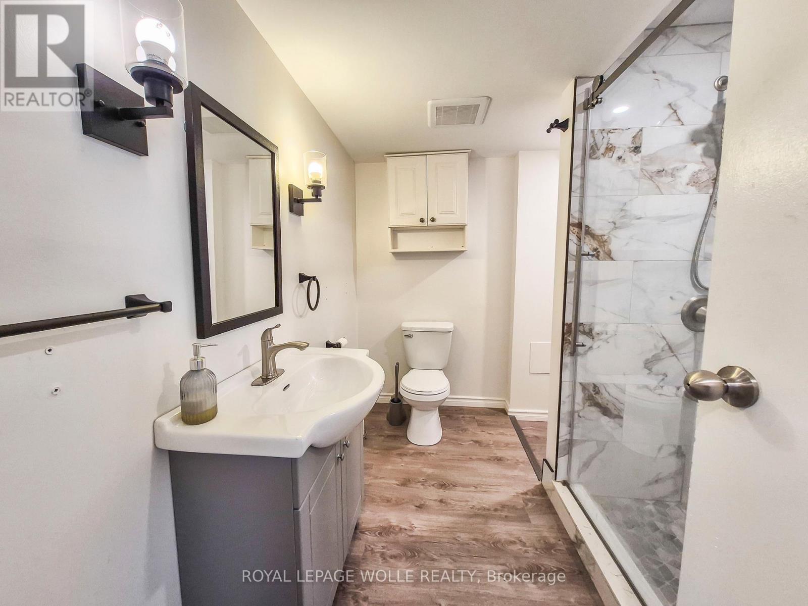 












11 DUNCAIRN AVENUE

,
Kitchener,




Ontario
N2M4S5

