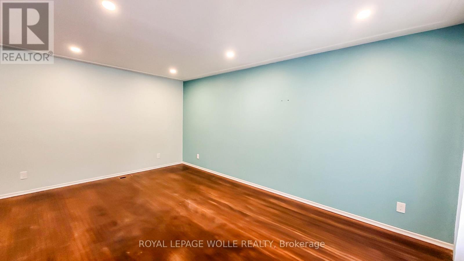 












11 DUNCAIRN AVENUE

,
Kitchener,




Ontario
N2M4S5

