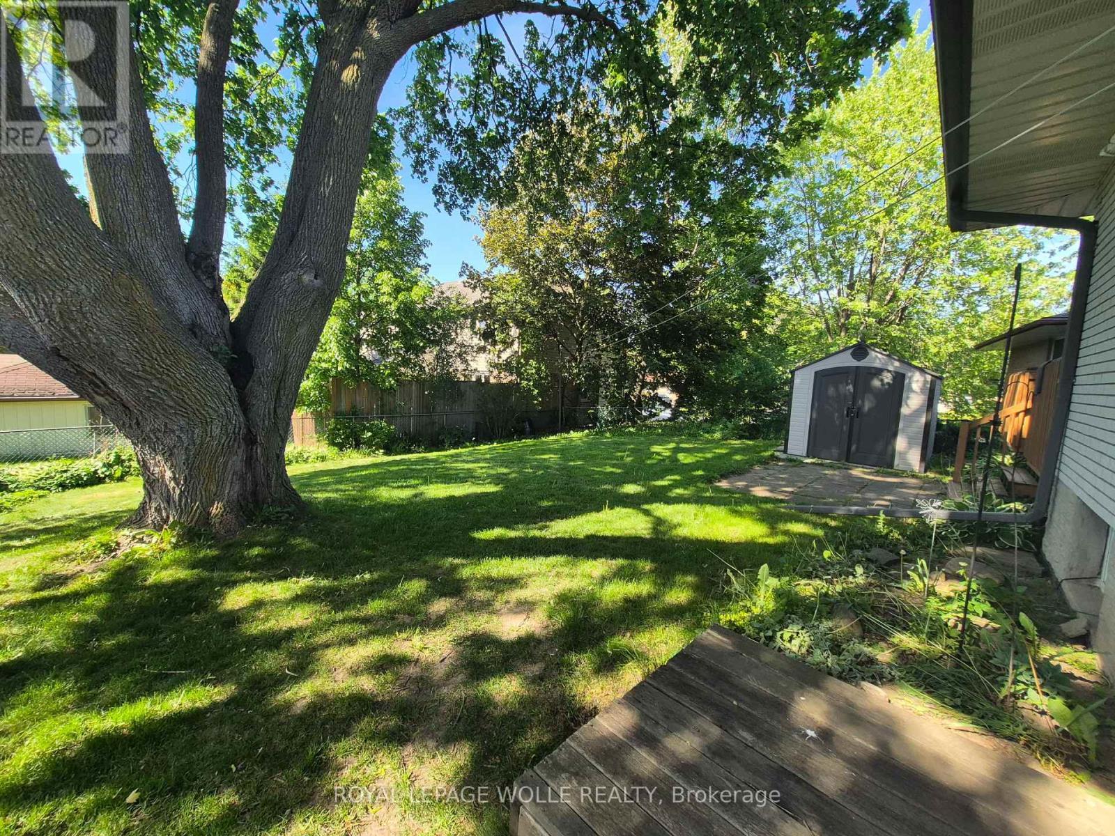 












11 DUNCAIRN AVENUE

,
Kitchener,




Ontario
N2M4S5

