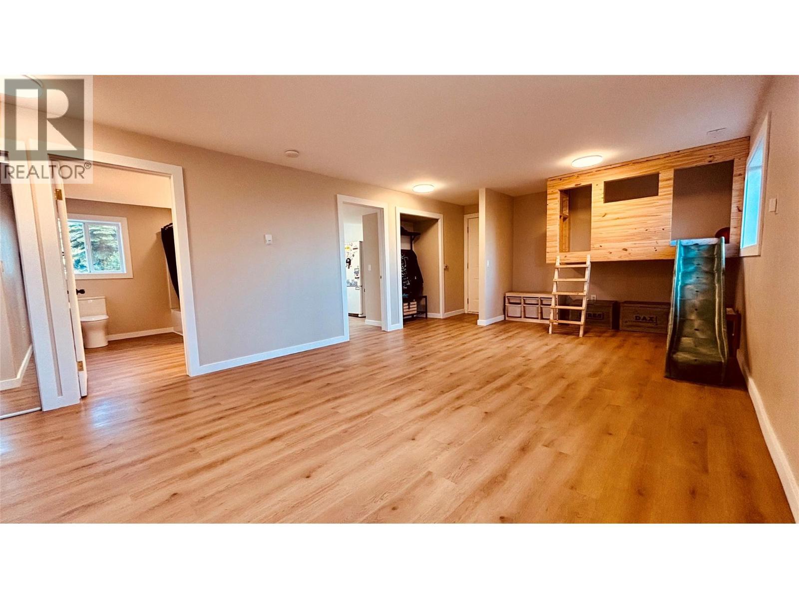 












1037 Paradise Valley Subdivision

,
Dawson Creek,




British Columbia
V1G0H4

