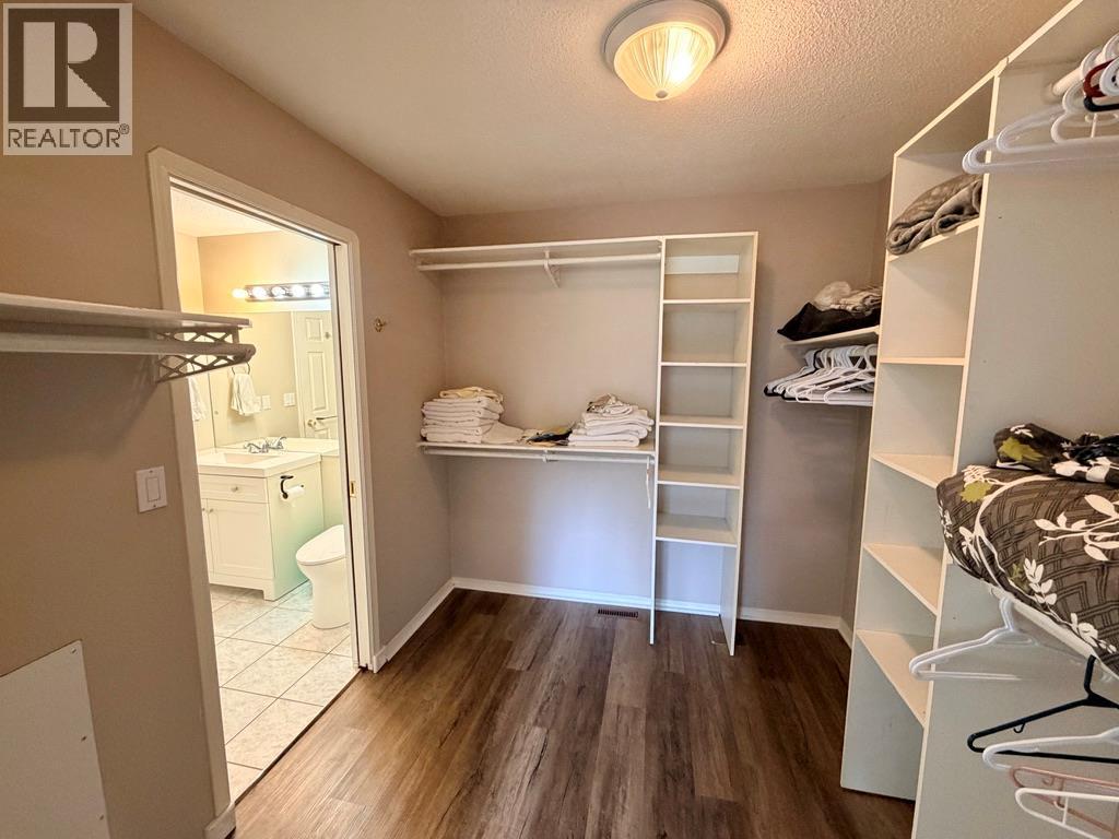 












1037 Paradise Valley Subdivision

,
Dawson Creek,




British Columbia
V1G0H4


