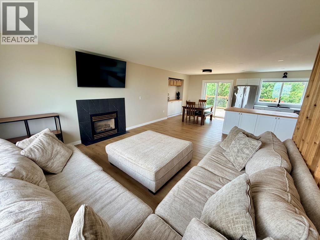 












1037 Paradise Valley Subdivision

,
Dawson Creek,




British Columbia
V1G0H4

