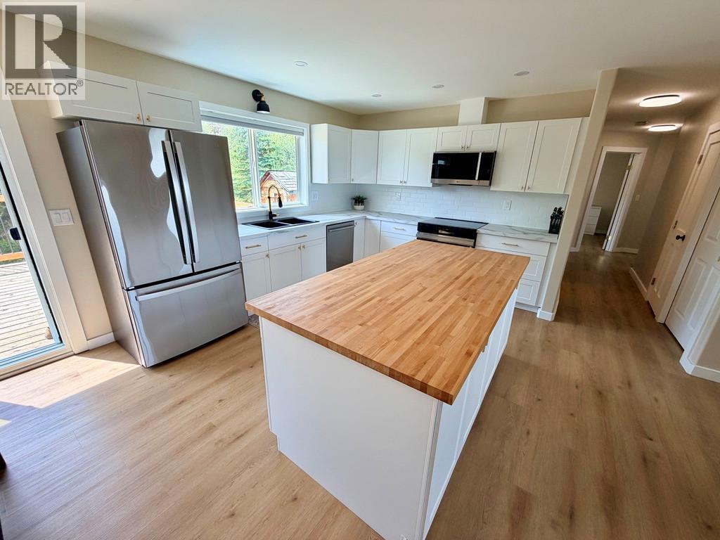 












1037 Paradise Valley Subdivision

,
Dawson Creek,




British Columbia
V1G0H4

