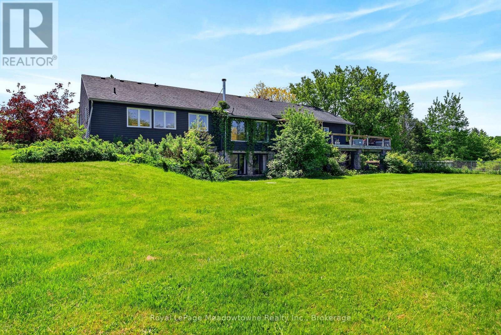 












8122 ERAMOSA GARAFRAXA TOWNLINE

,
Centre Wellington,




Ontario
N1M2W5

