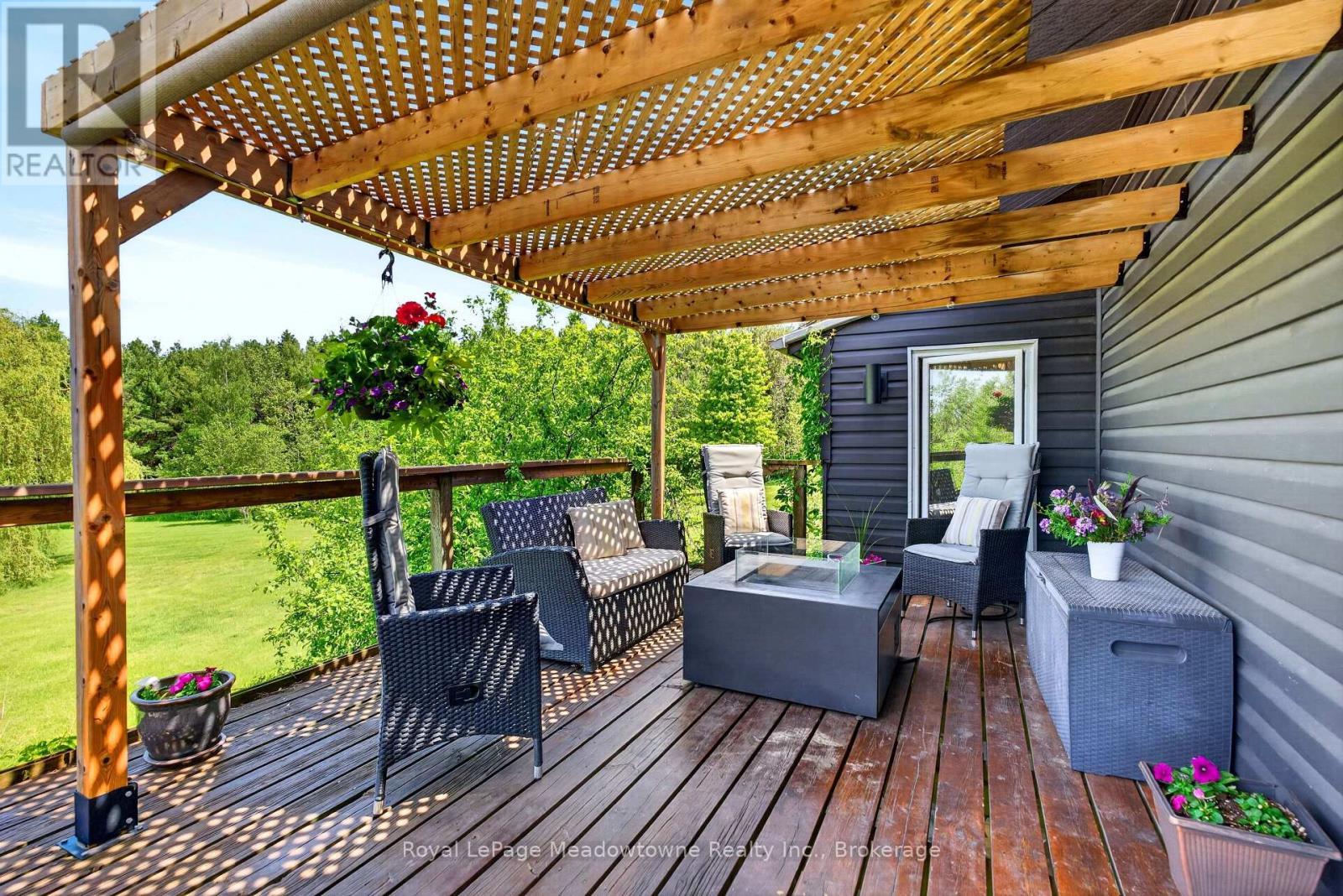 












8122 ERAMOSA GARAFRAXA TOWNLINE

,
Centre Wellington,




Ontario
N1M2W5

