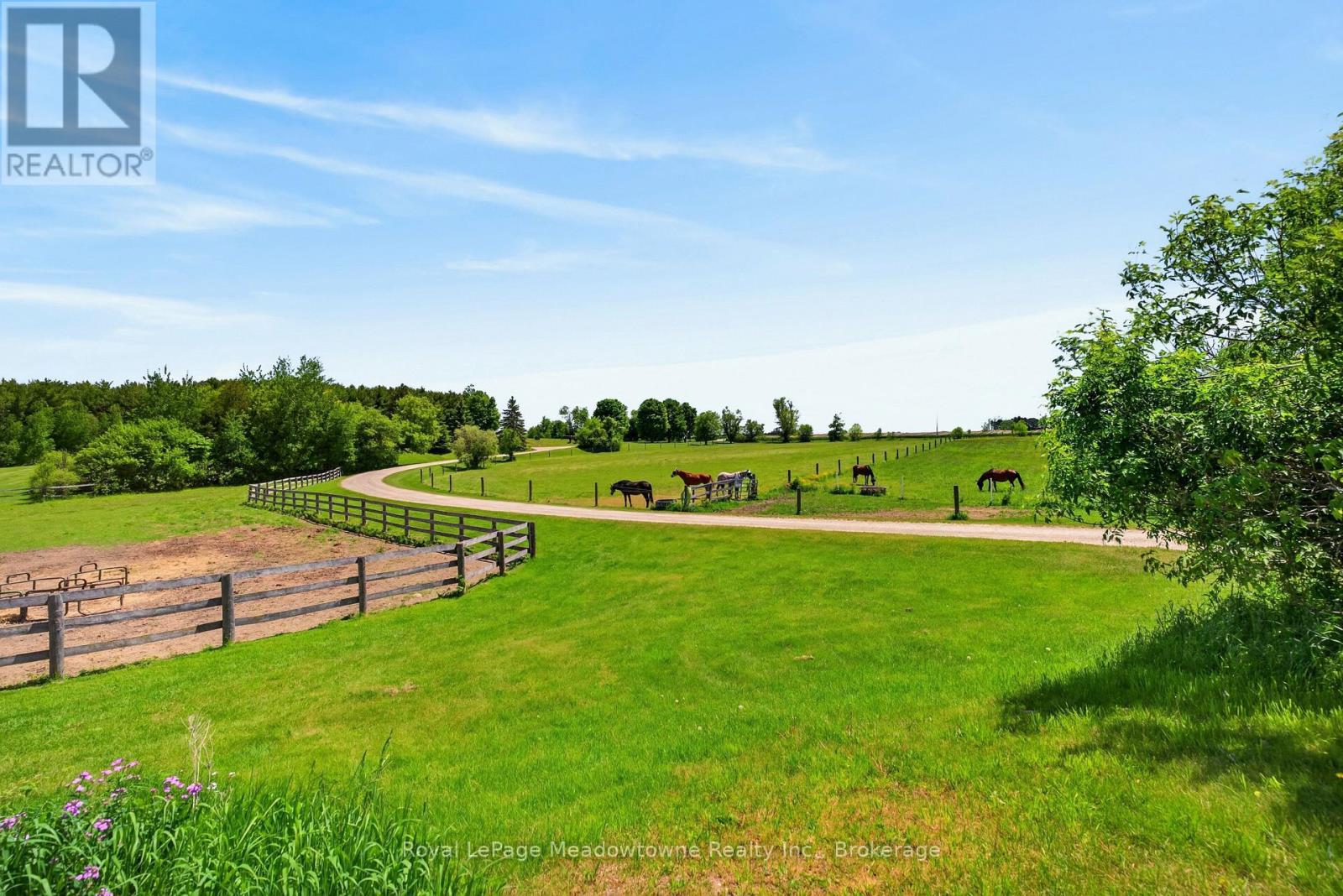 












8122 ERAMOSA GARAFRAXA TOWNLINE

,
Centre Wellington,




Ontario
N1M2W5

