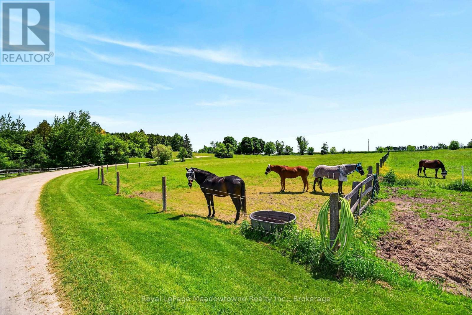 












8122 ERAMOSA GARAFRAXA TOWNLINE

,
Centre Wellington,




Ontario
N1M2W5

