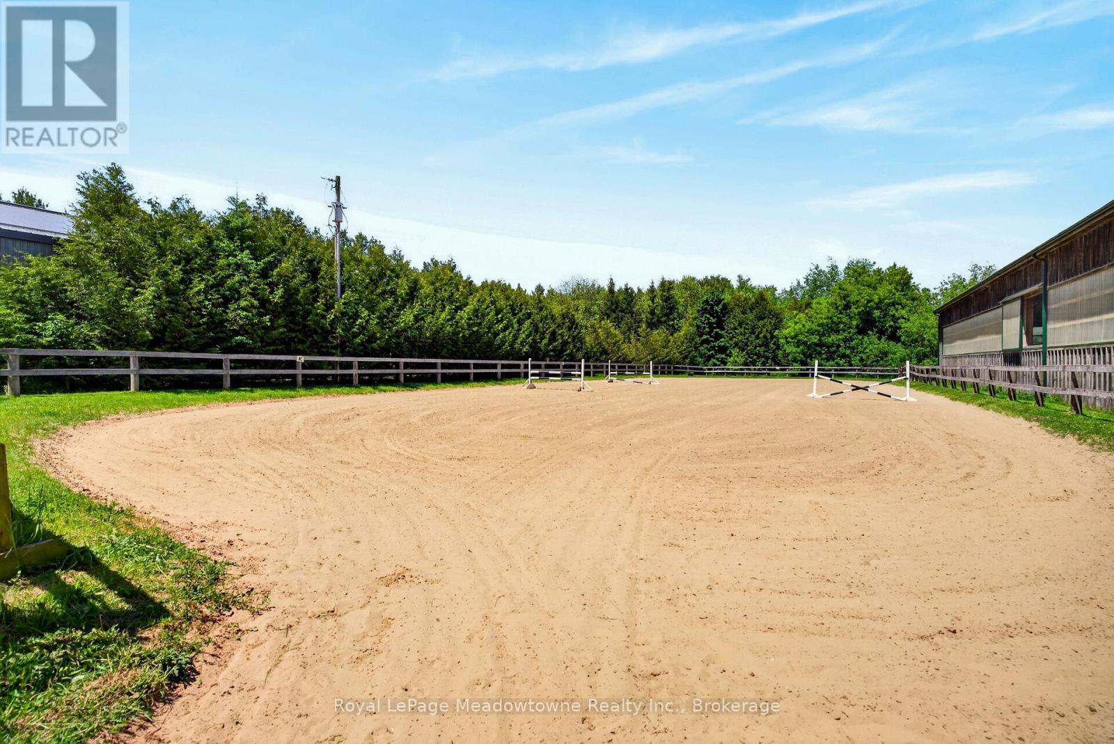 












8122 ERAMOSA GARAFRAXA TOWNLINE

,
Centre Wellington,




Ontario
N1M2W5

