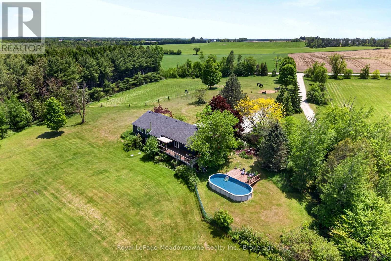 












8122 ERAMOSA GARAFRAXA TOWNLINE

,
Centre Wellington,




Ontario
N1M2W5

